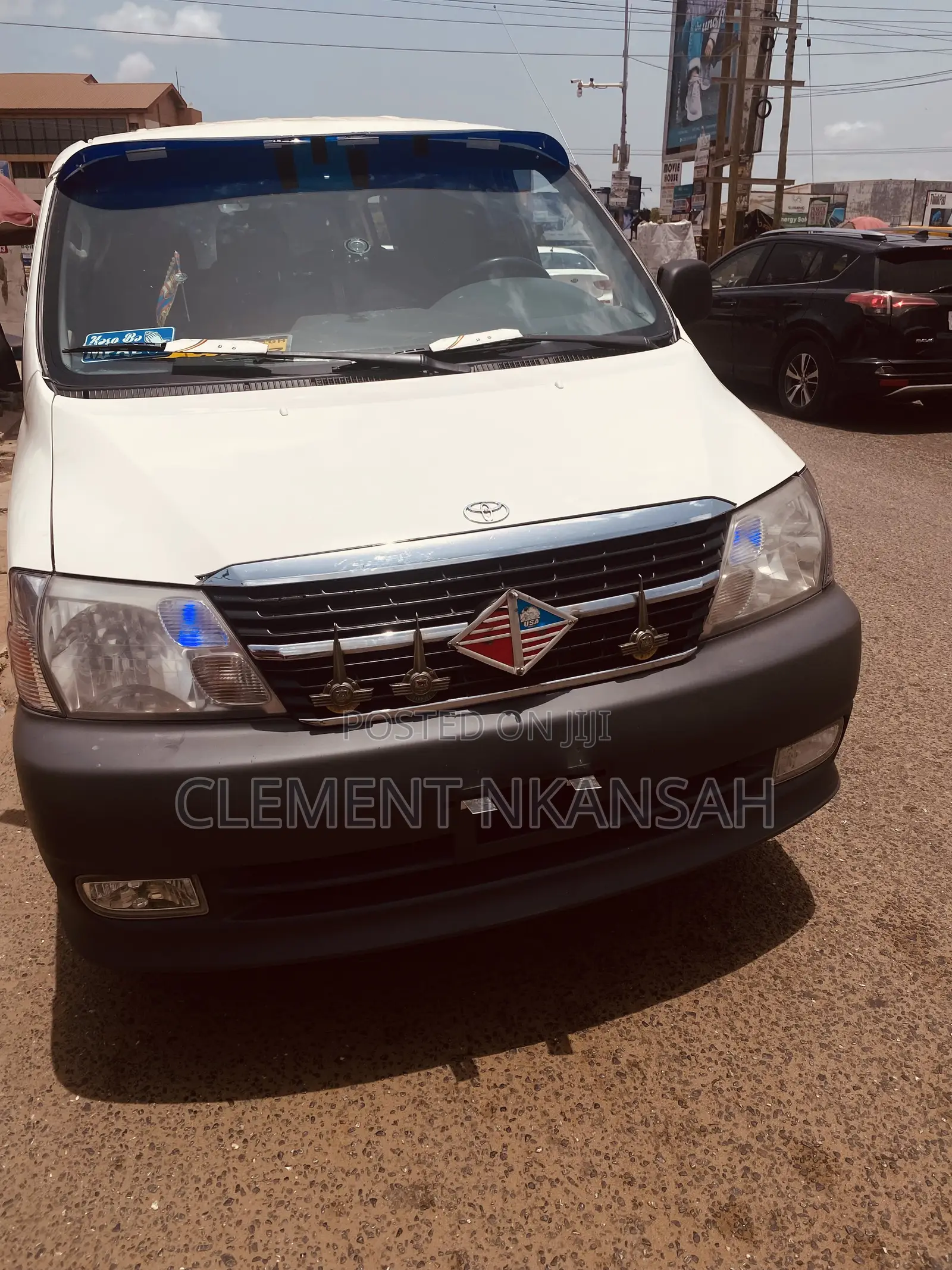 Toyota HiAce 2013 White