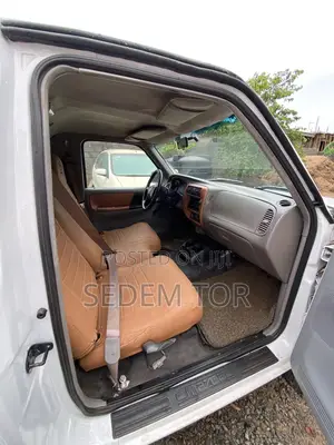 Mazda B 2002 White