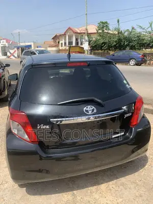 Toyota Vitz 2012 Black