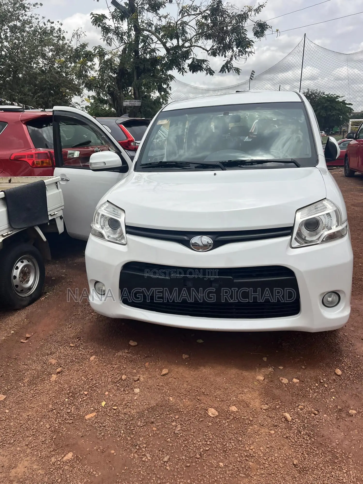 Toyota Sienta 1.5 FWD 2013 White