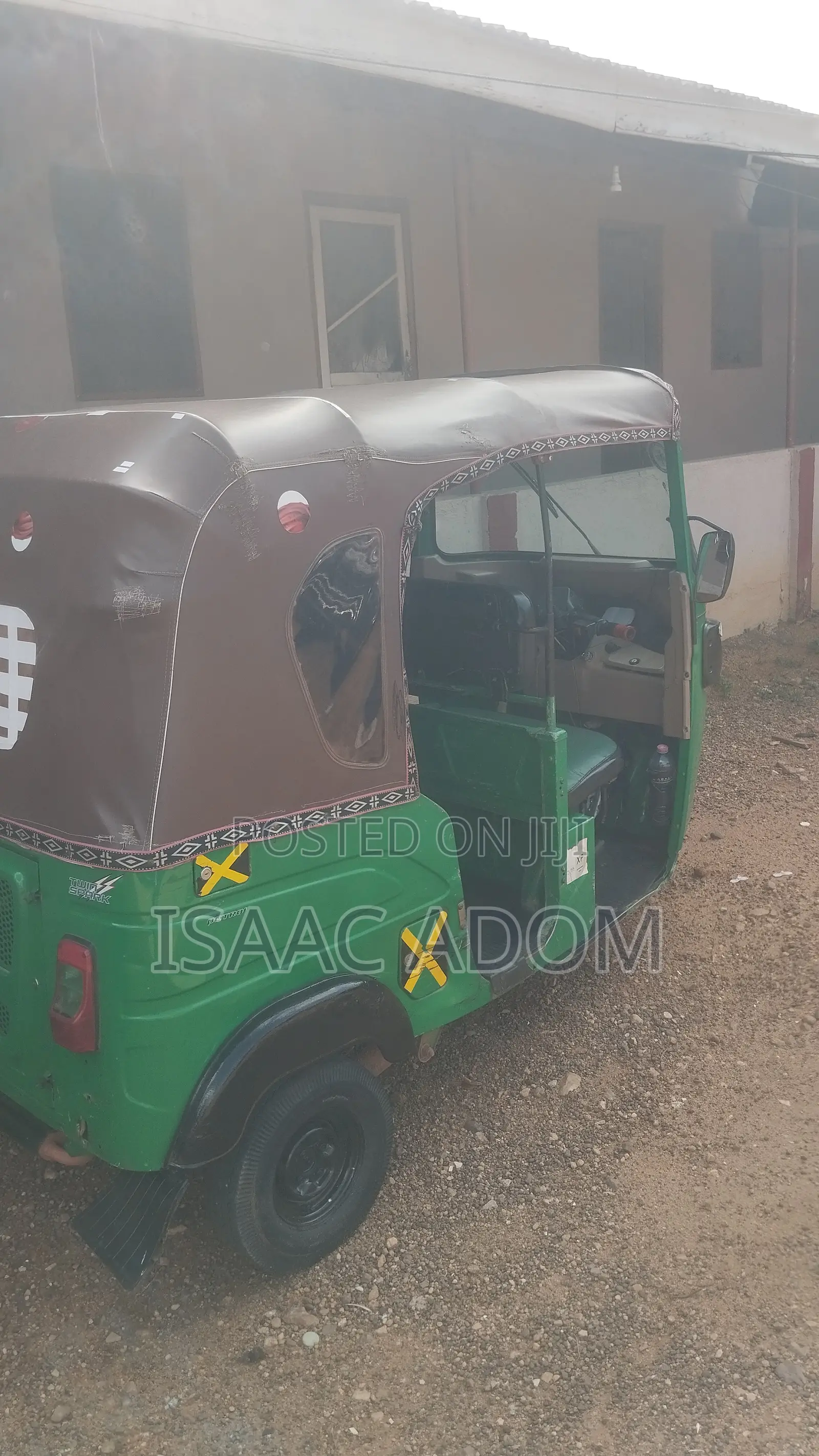 Bajaj RE 2025 Green