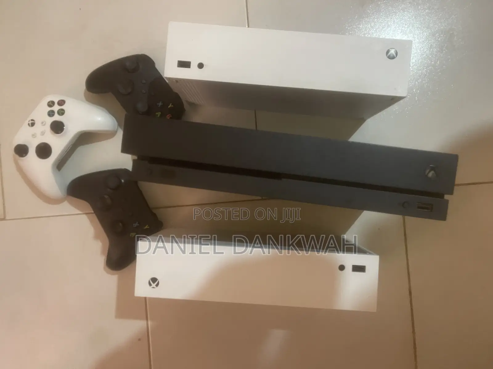Xbox Series S and Xbox One X