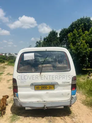 Toyota HiAce 2003 White
