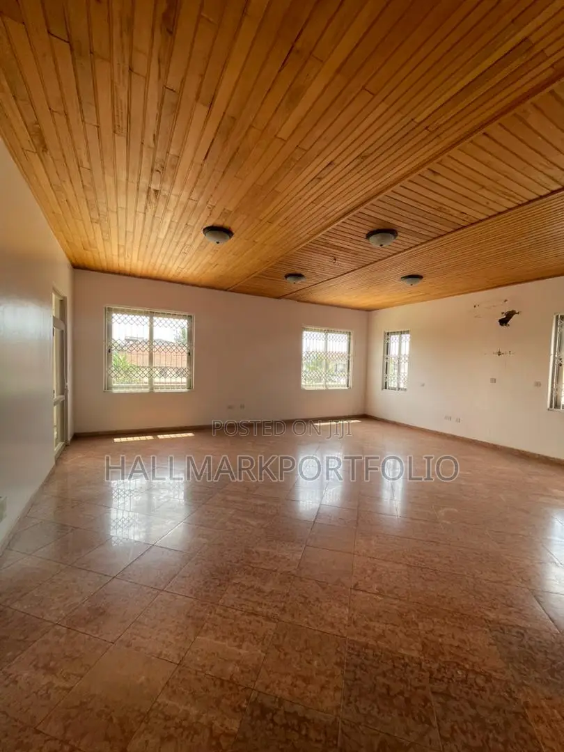 6bdrm House in East Legon for rent