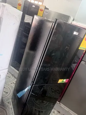 Westpool Fresh Zone 243liters Top Freezer Fridge