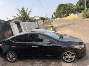 Hyundai Elantra Limited Sedan FWD (2.0L 4cyl 6A) 2017 Black