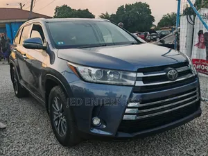 Toyota Highlander 2018 Blue
