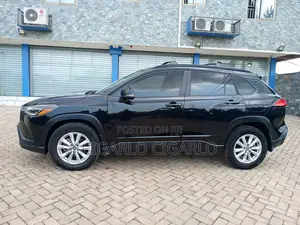 Toyota Corolla Cross LE 4WD 2024 Black