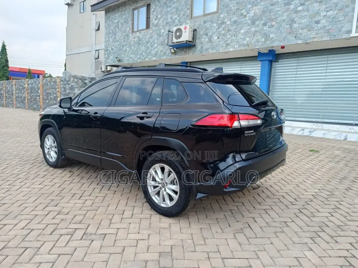 Toyota Corolla Cross LE 4WD 2024 Black