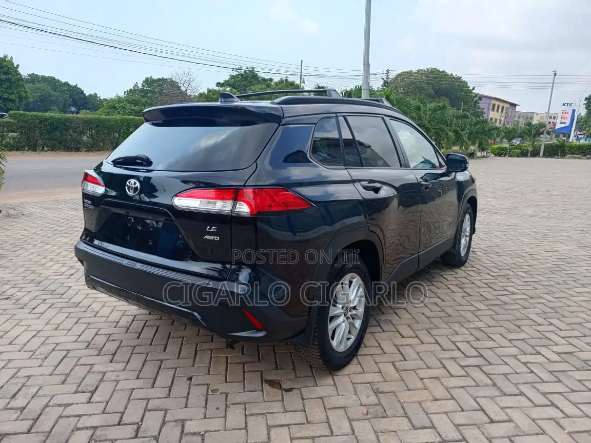 Toyota Corolla Cross LE 4WD 2024 Black
