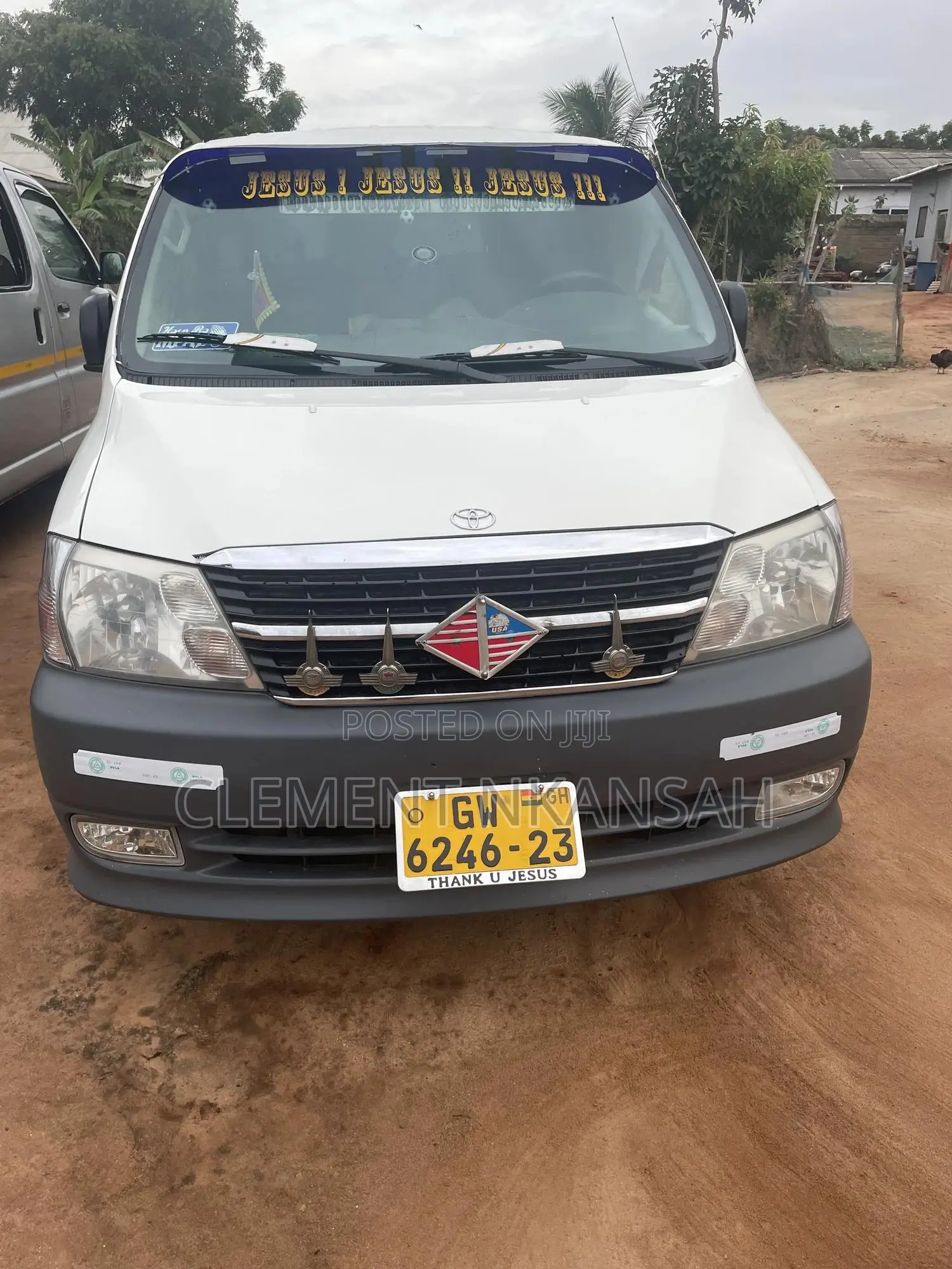 Toyota HiAce 2013 White