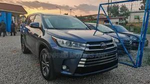 Toyota Highlander Limited 4x4 V6 (3.5L 6cyl 8A) 2018 Blue