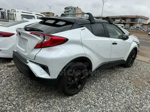 Toyota C-HR XLE FWD Sport Utility (2.0L 4cyl 2AM) 2018 Brown