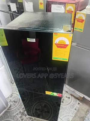 Black 243l Elegant Modern Kitchen Fridge.