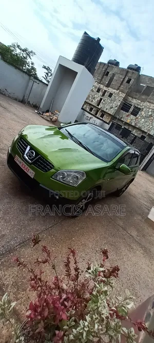 Nissan Qashqai 2010 Green