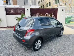 Toyota Vitz 1.3 AWD 5dr 2013 Gray