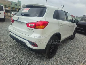 Mitsubishi Outlander Sport SE 2.4 2018 White