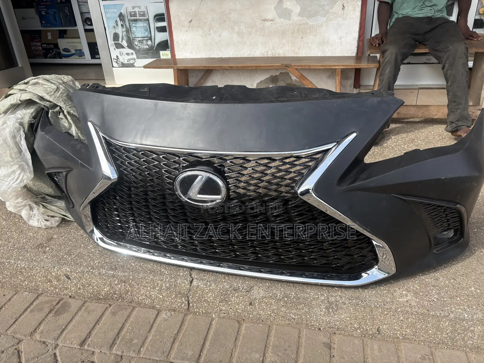 Corolla 2013 Lexus Speck Bumper
