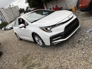 Toyota Corolla LE 2020 White