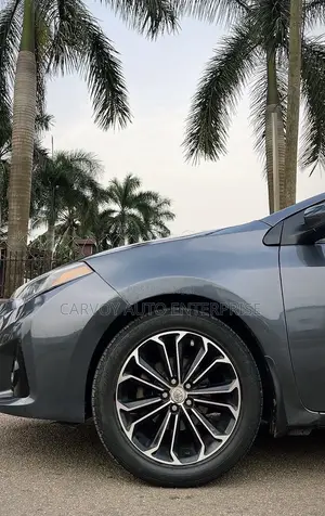 Toyota Corolla S w/Special Edition Pkg (1.8L 4cyl CVT) 2016 Blue