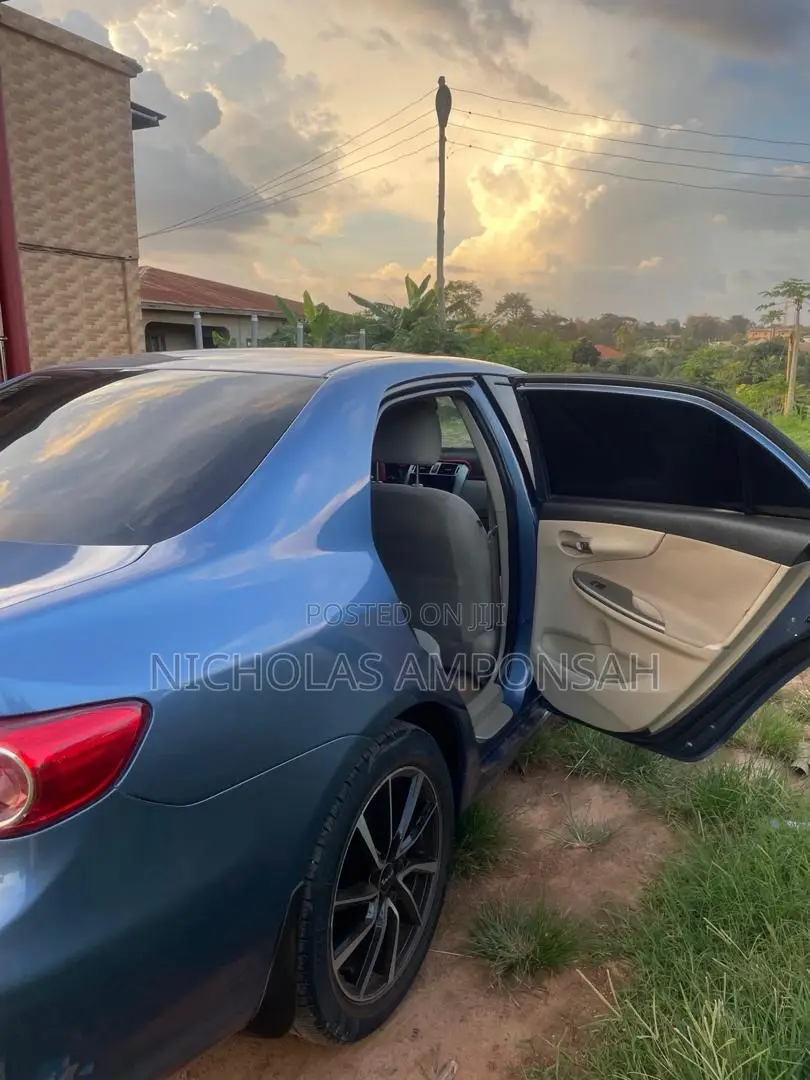 Toyota Corolla LE 4dr Sedan (1.8L 4cyl 4A) 2011 Blue