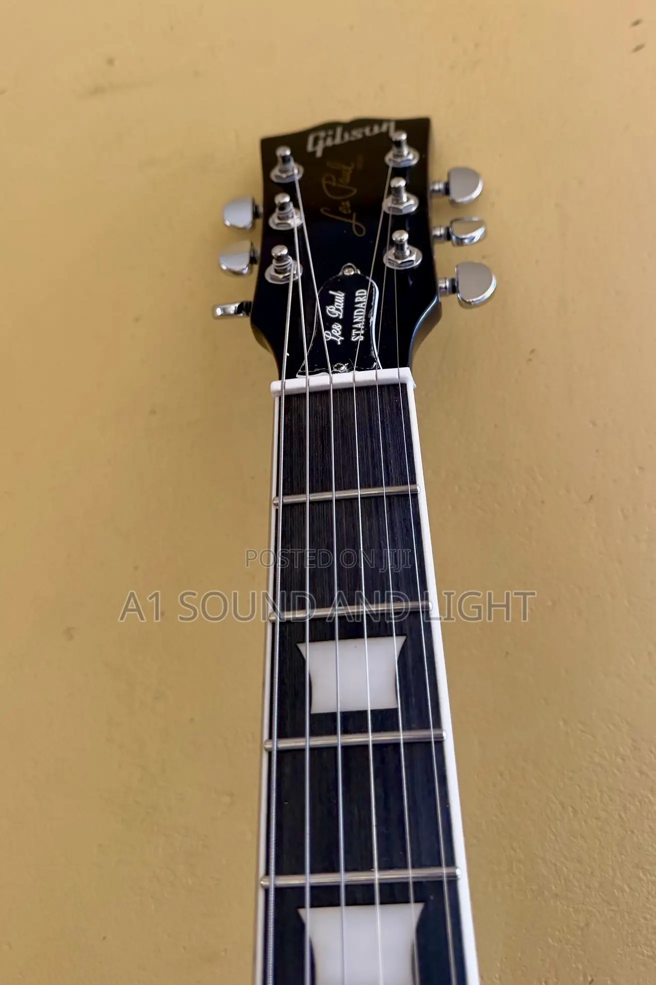 Gibson Les Paul Electric Guitar