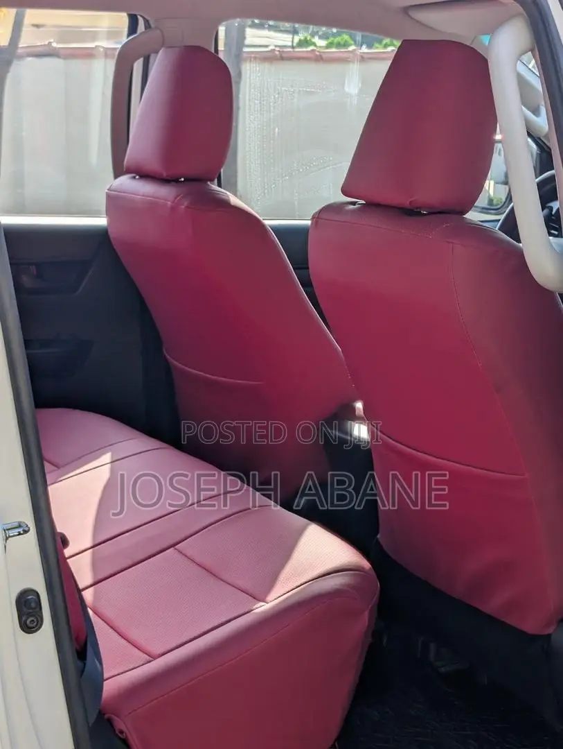 Toyota Hilux 2024 White