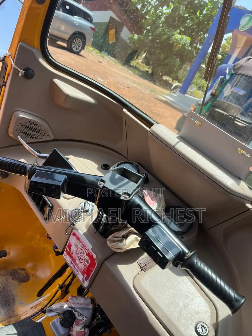 Bajaj RE 2024 Yellow