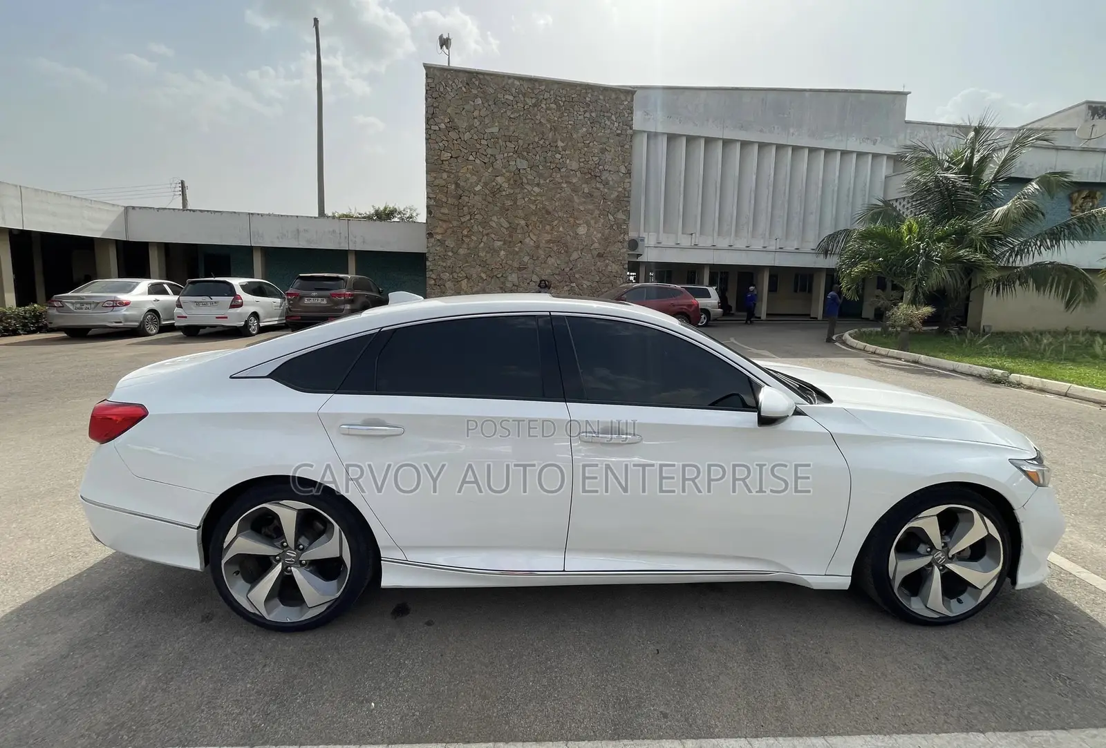 Honda Accord Touring 2.0T 2018 White