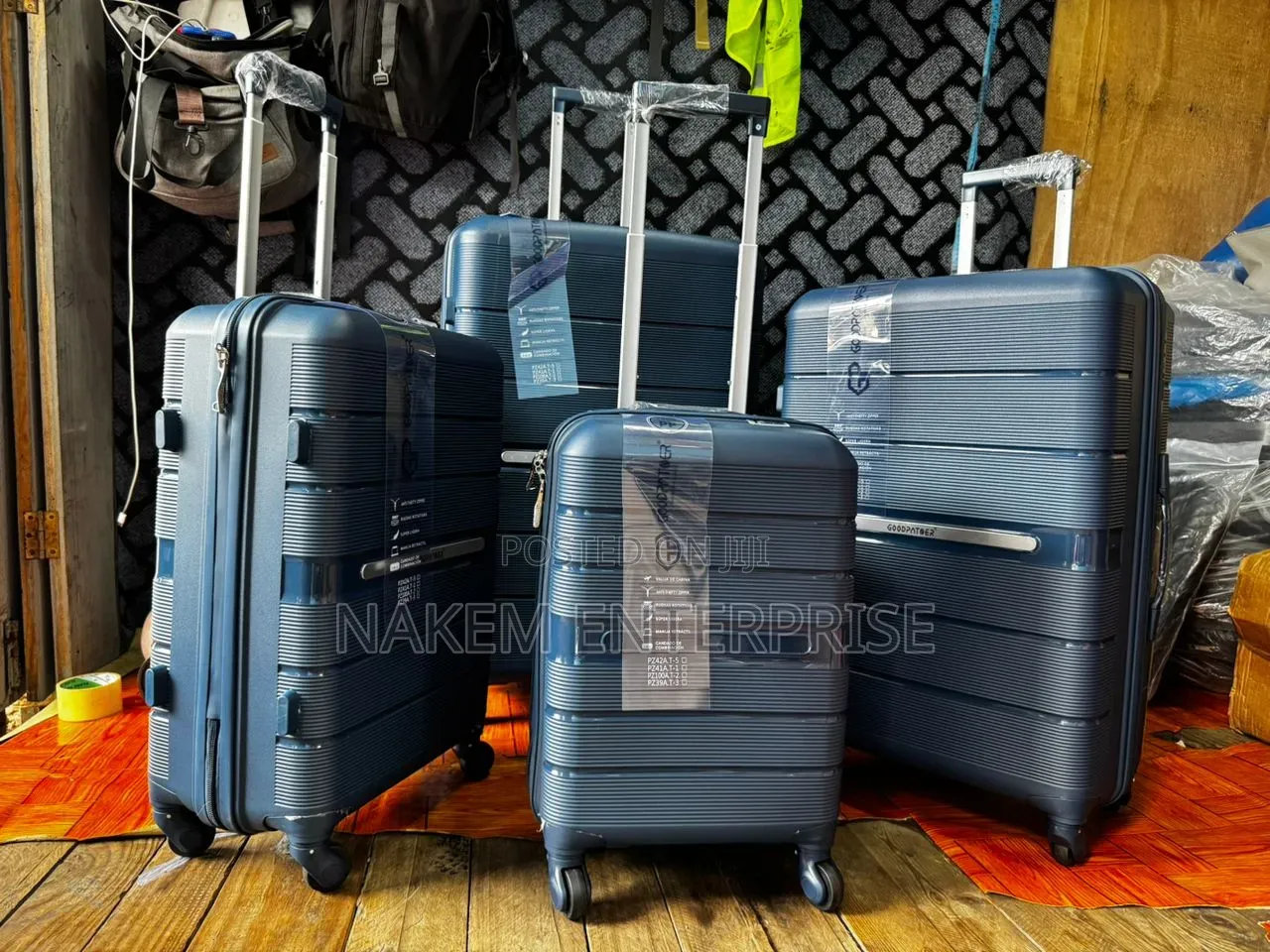 4pcs Anticrack Trolley Travelling Luggage With 360 Wheel Spinners