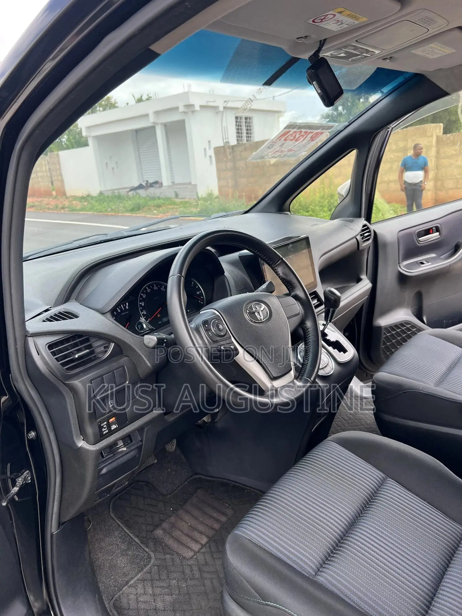 Toyota Voxy 2016 Black