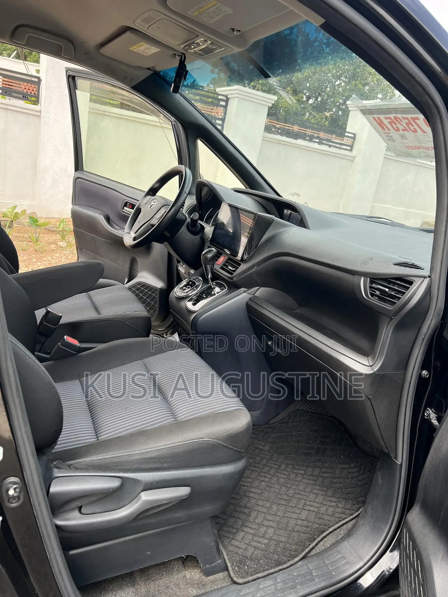 Toyota Voxy 2016 Black