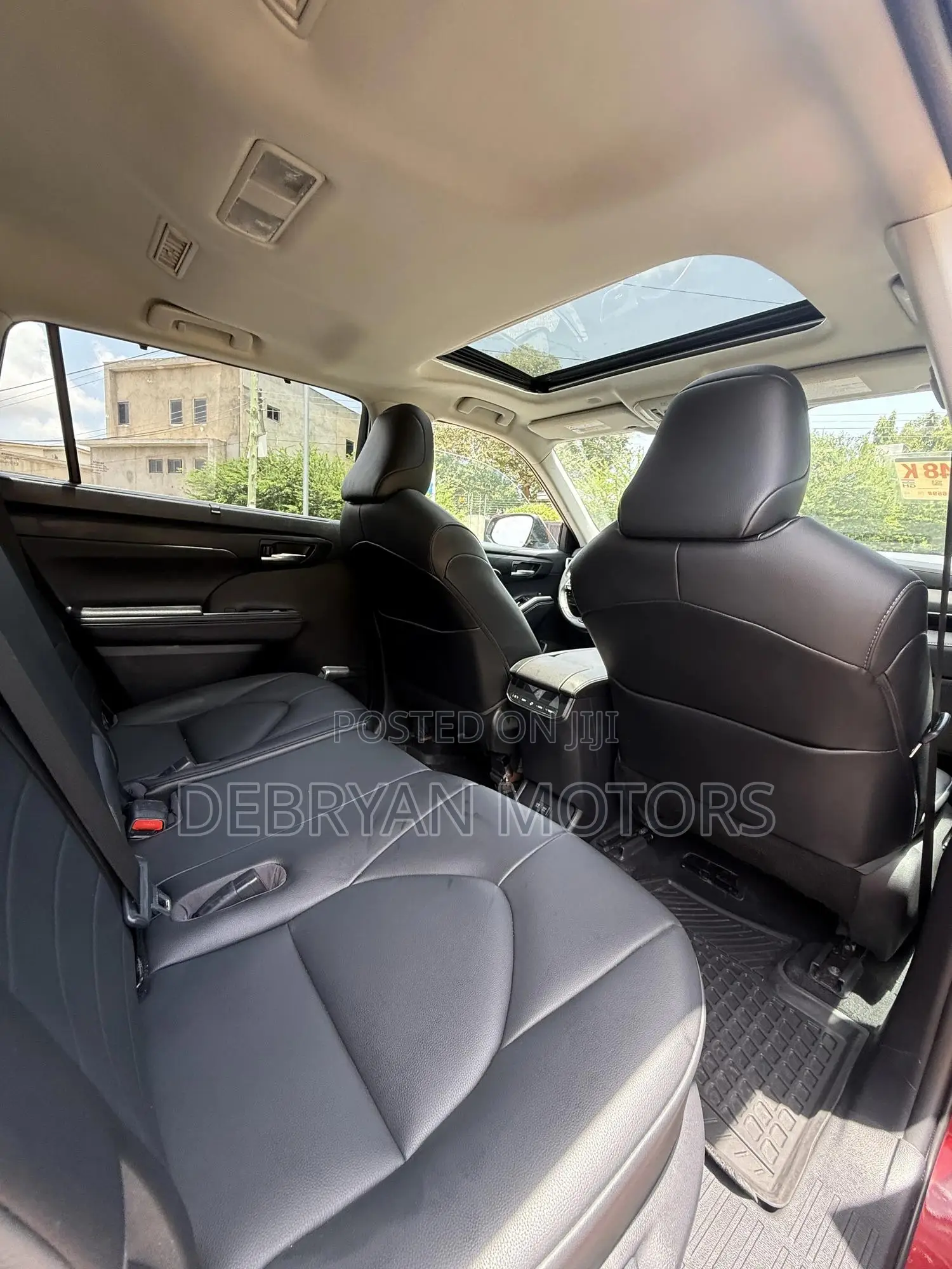 Toyota Highlander XLE 2021 Red