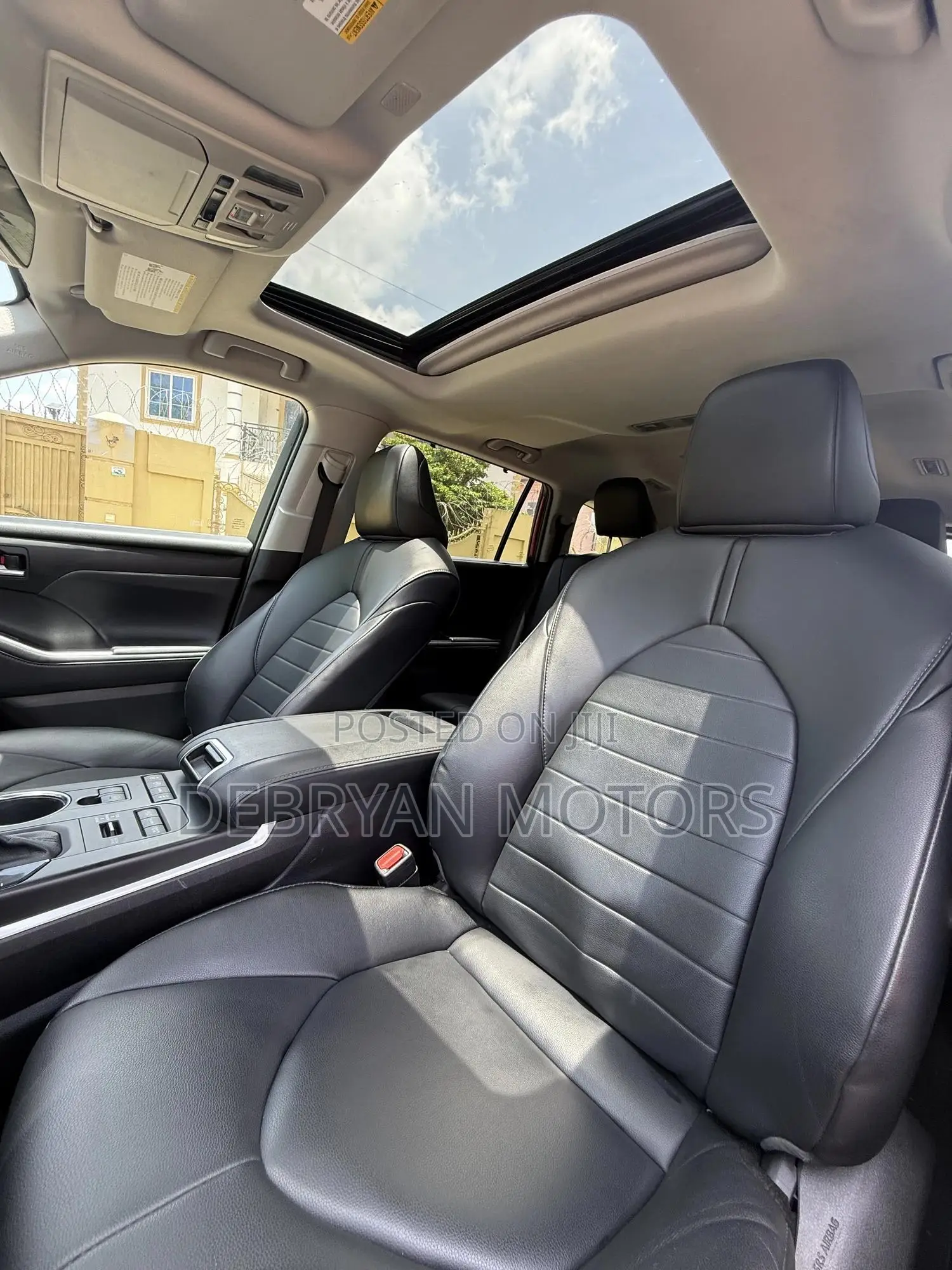 Toyota Highlander XLE 2021 Red