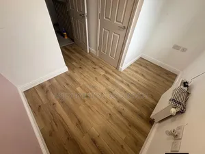 Boss Vinyl Flooring Installer