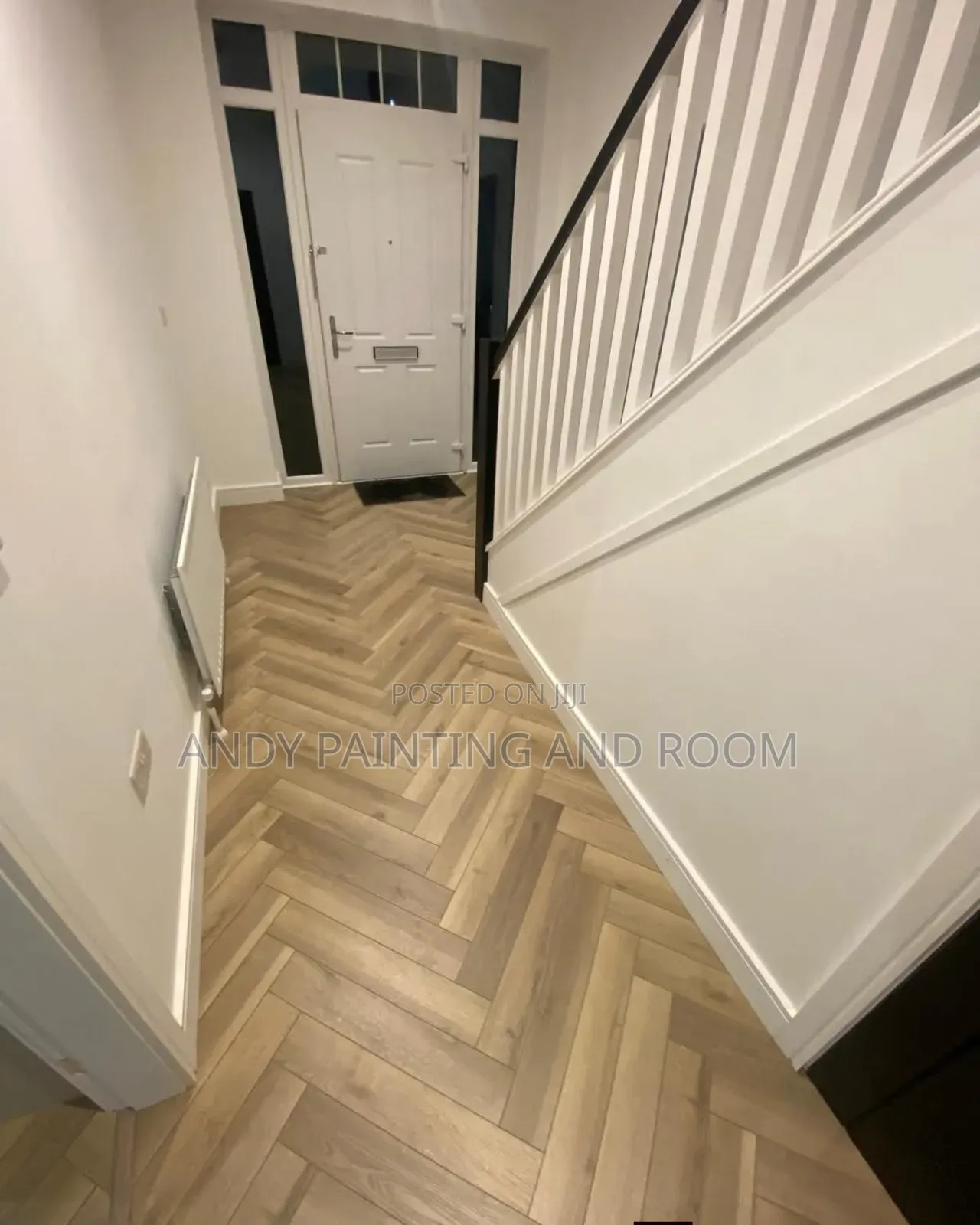 Clean Vinyl Flooring Installer