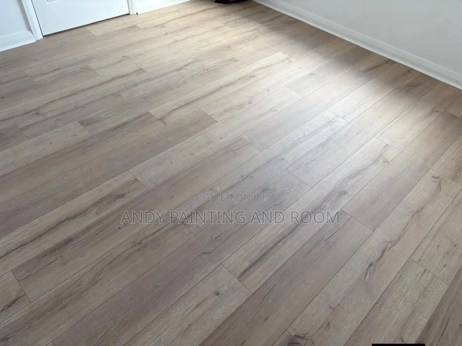 Stylish Installation of Vinyl Tiles