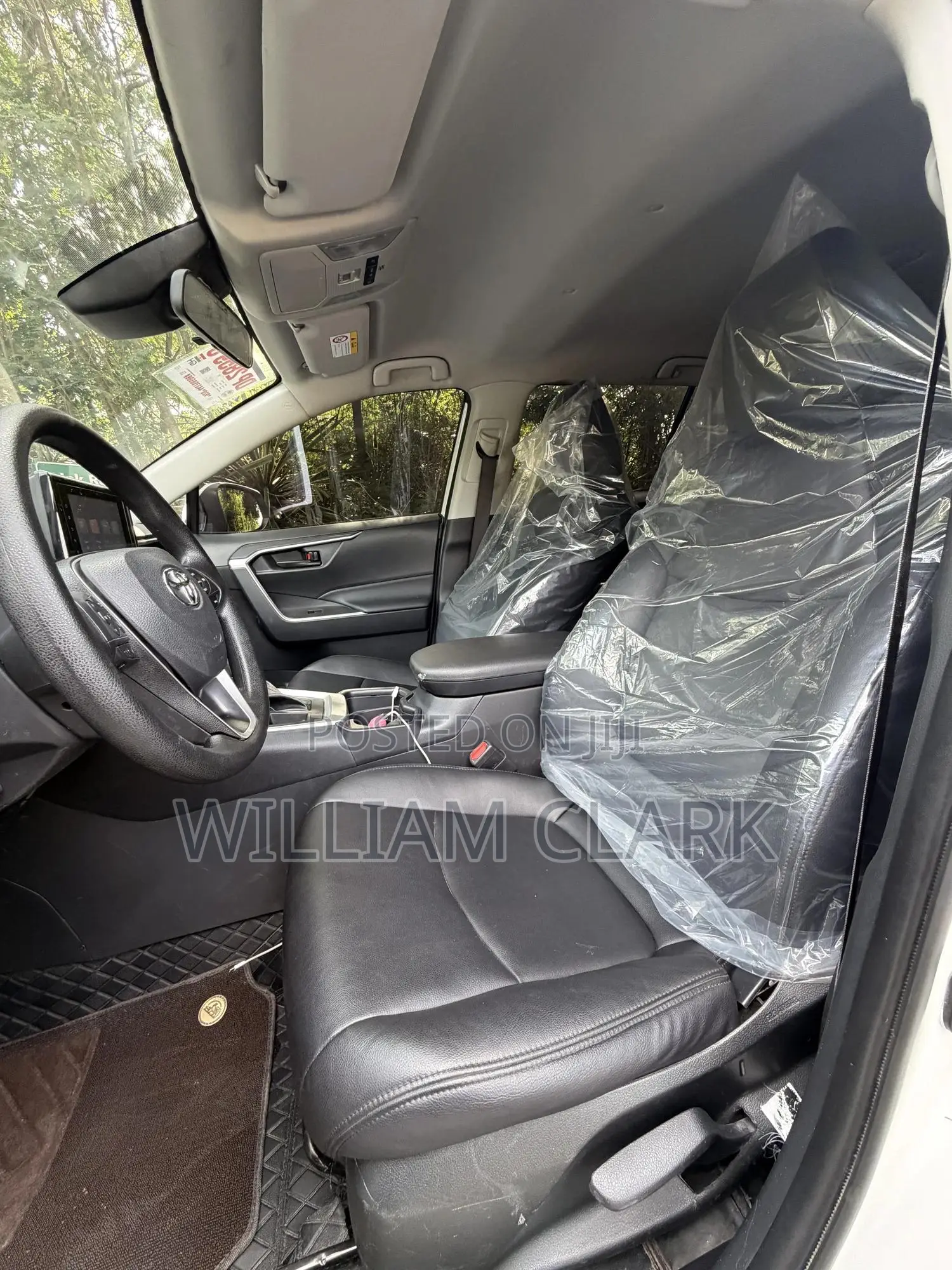Toyota RAV4 LE AWD 2023 White