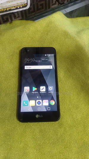 LG K4 8 GB Black