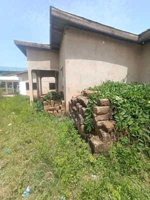 Land+ 2br Hse for Sale at New Bortiano