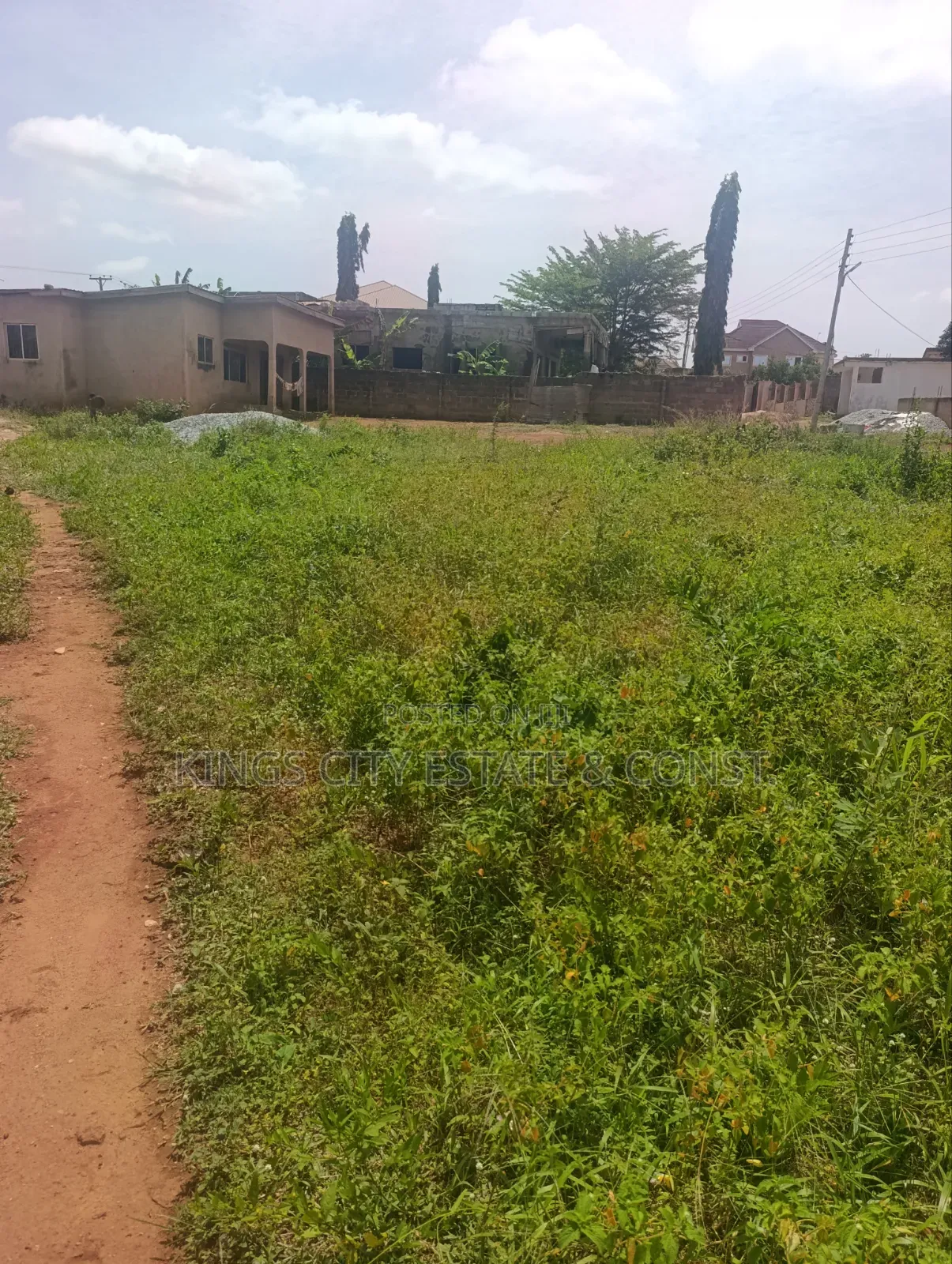 Land+ 2br Hse for Sale at New Bortiano