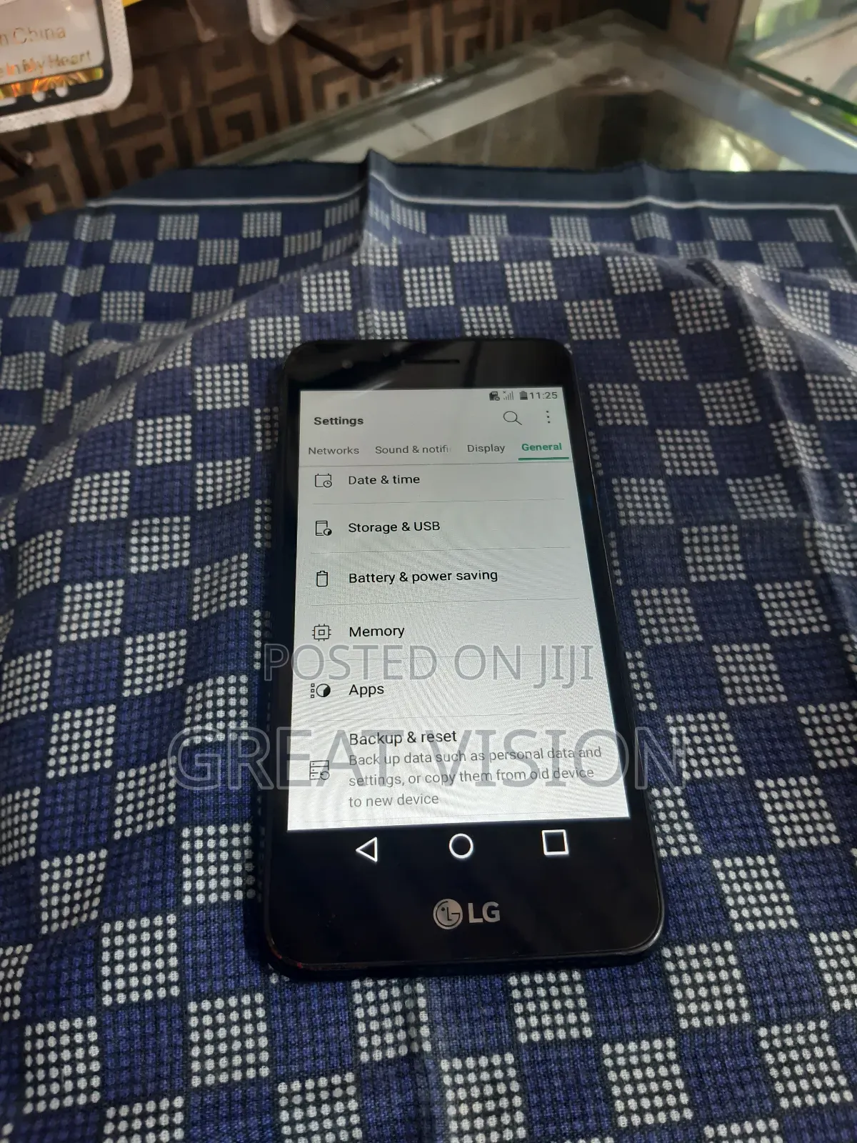 LG K4 8 GB Black