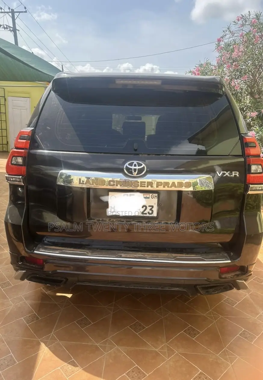 Toyota Land Cruiser Prado 2017 Black