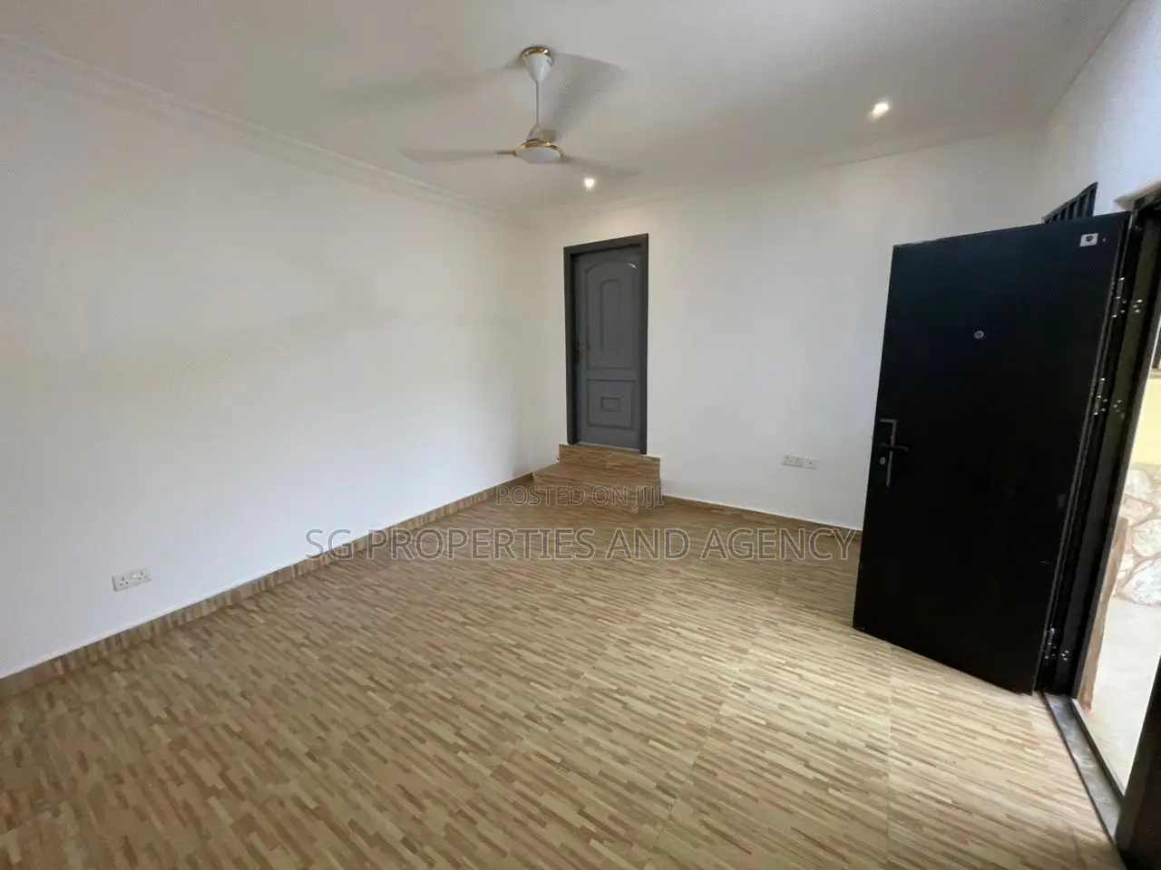 2bdrm Apartment in Lashibi, Sakumono for rent