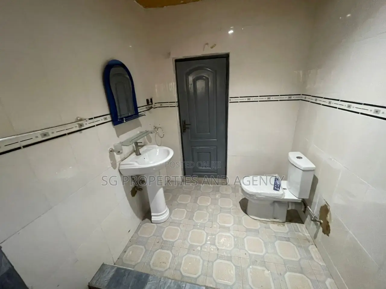 2bdrm Apartment in Lashibi, Sakumono for rent