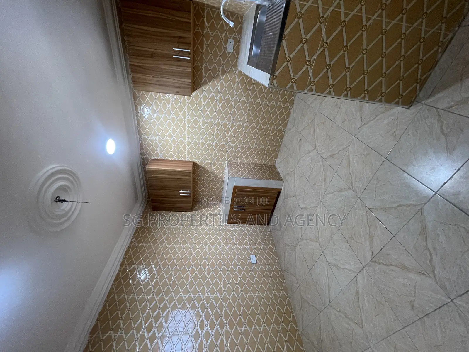 2bdrm Apartment in Lashibi, Sakumono for rent