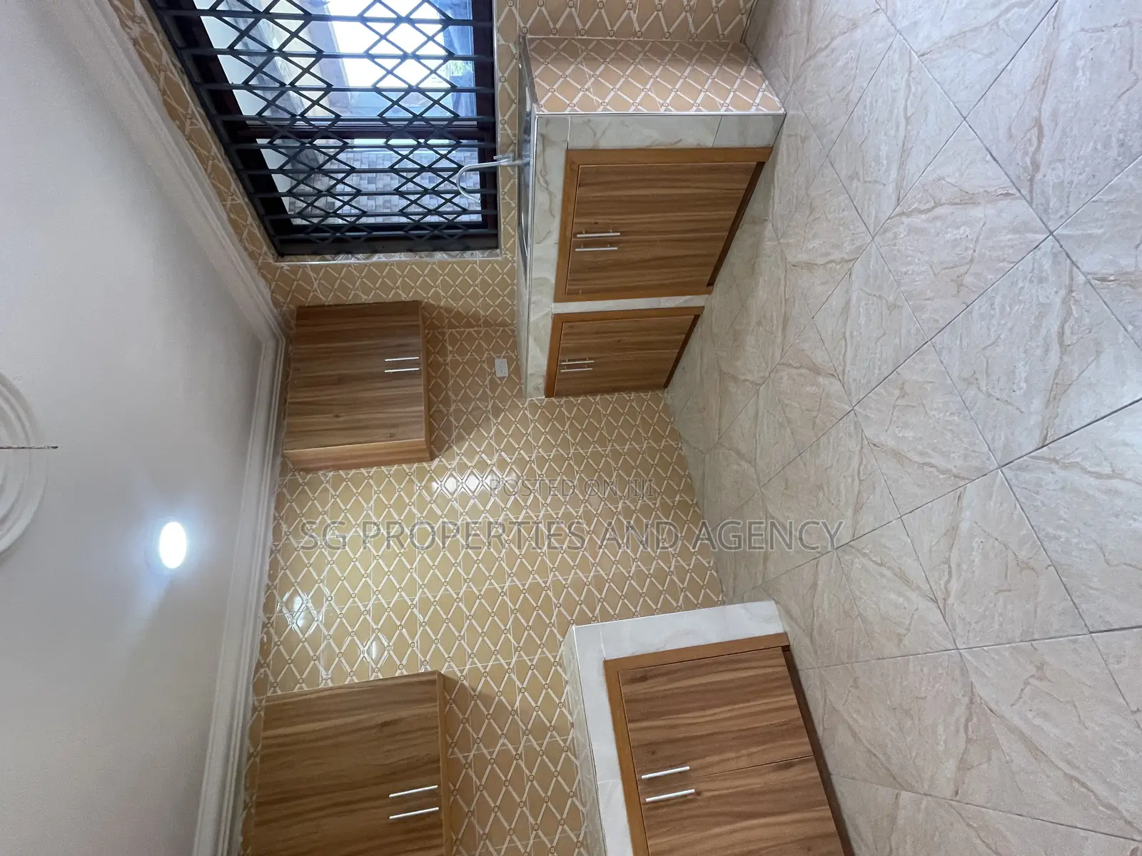 2bdrm Apartment in Lashibi, Sakumono for rent
