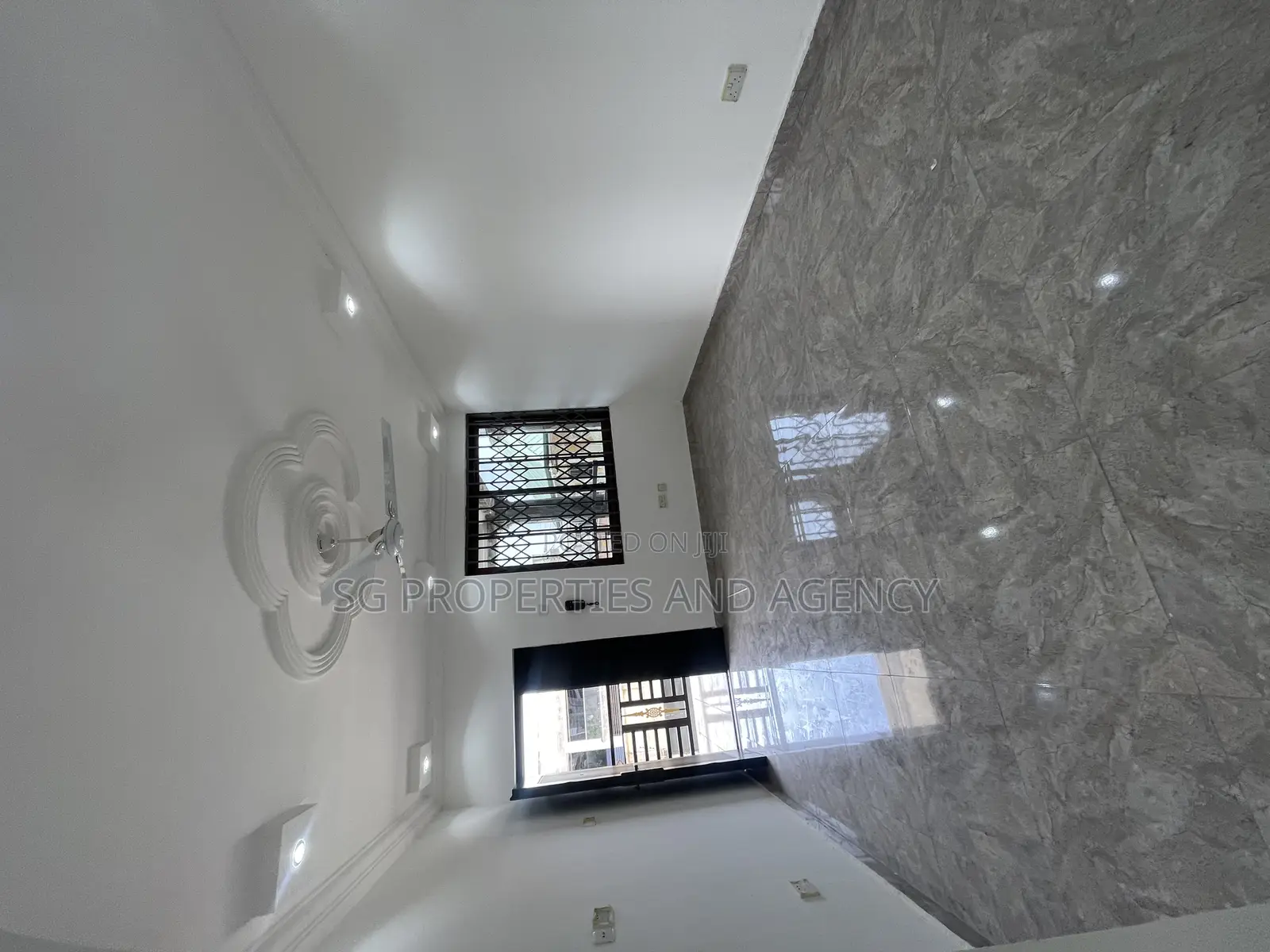 2bdrm Apartment in Lashibi, Sakumono for rent