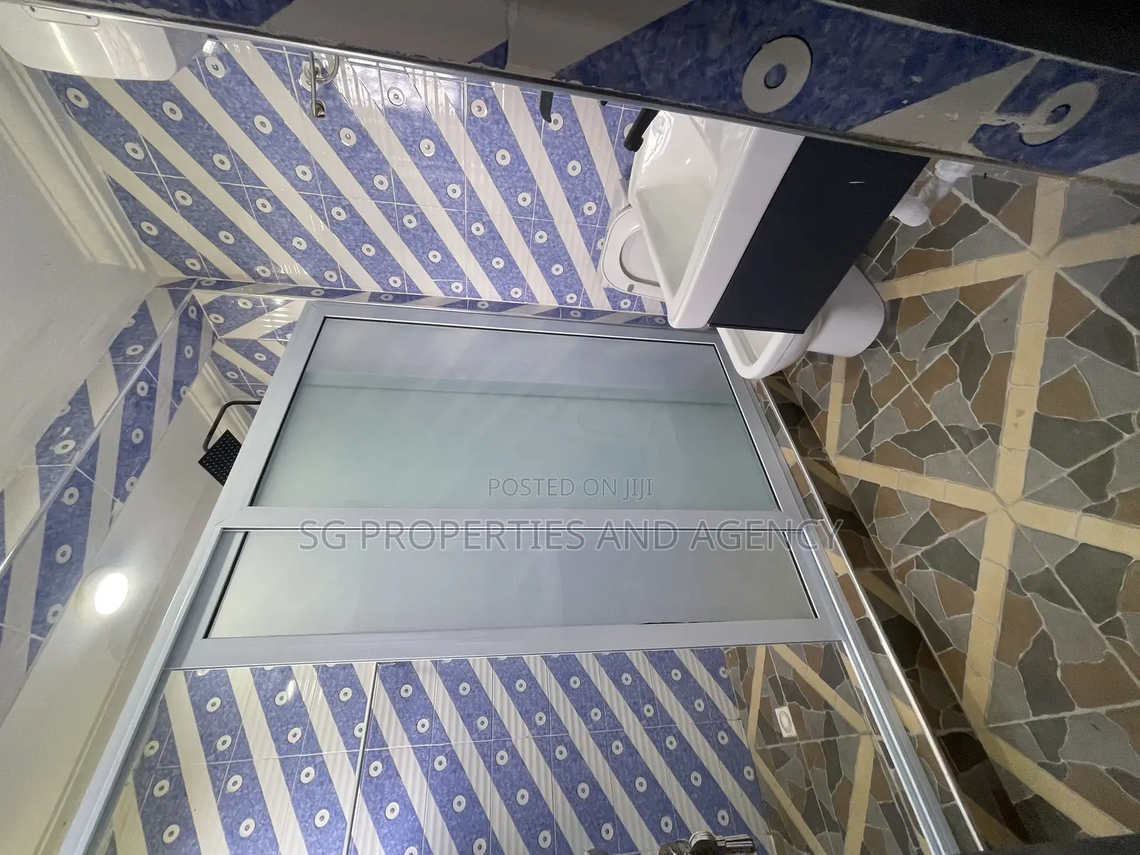 2bdrm Apartment in Lashibi, Sakumono for rent