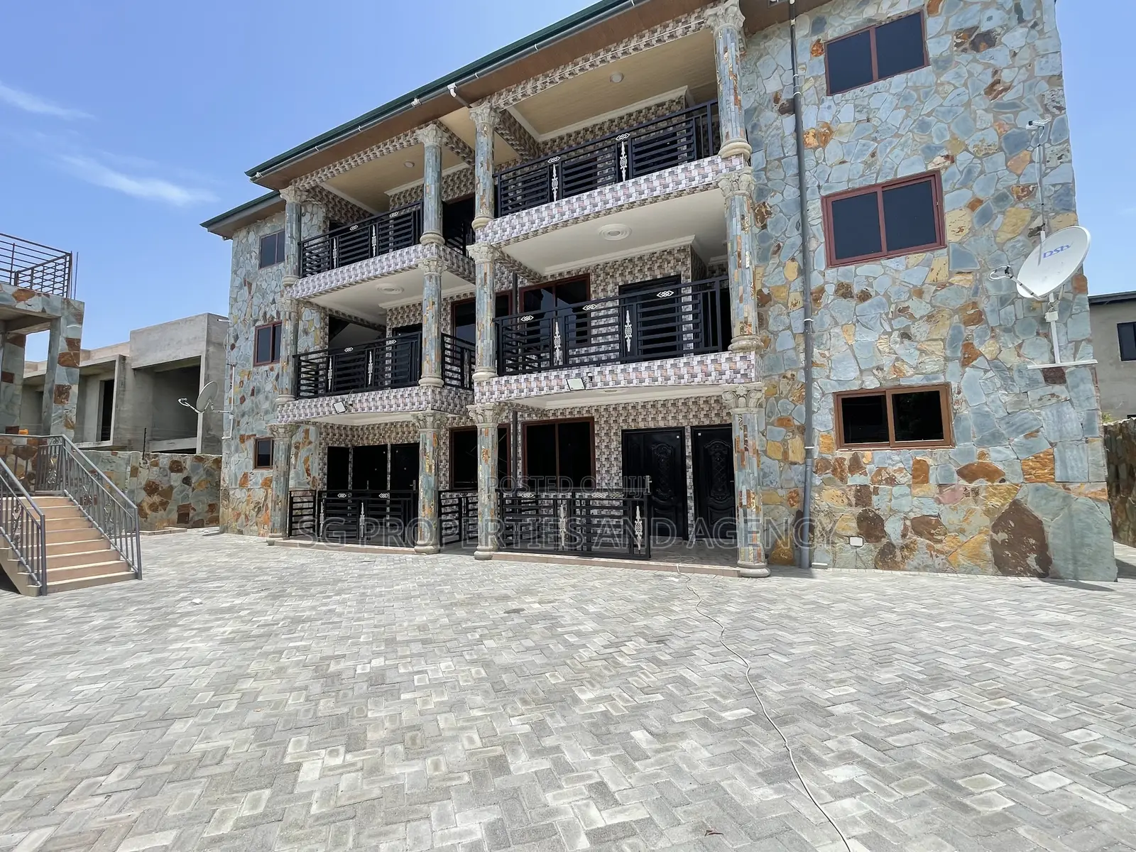 2bdrm Apartment in Lashibi, Sakumono for rent